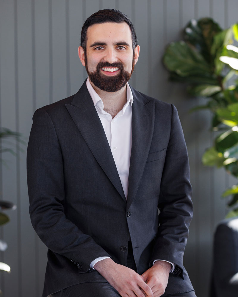  Nathan Sadeghi